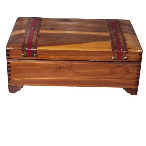 Antique Wood Cedar Jewelry Trinket Chest Box Dove Tail Brass Straps Mirror - Picture 7 of 16